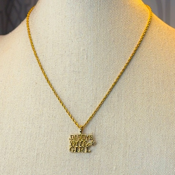 “DADDY’S GIRL” on 18kt gold plated 17.5” chain - Picture 5 of 7
